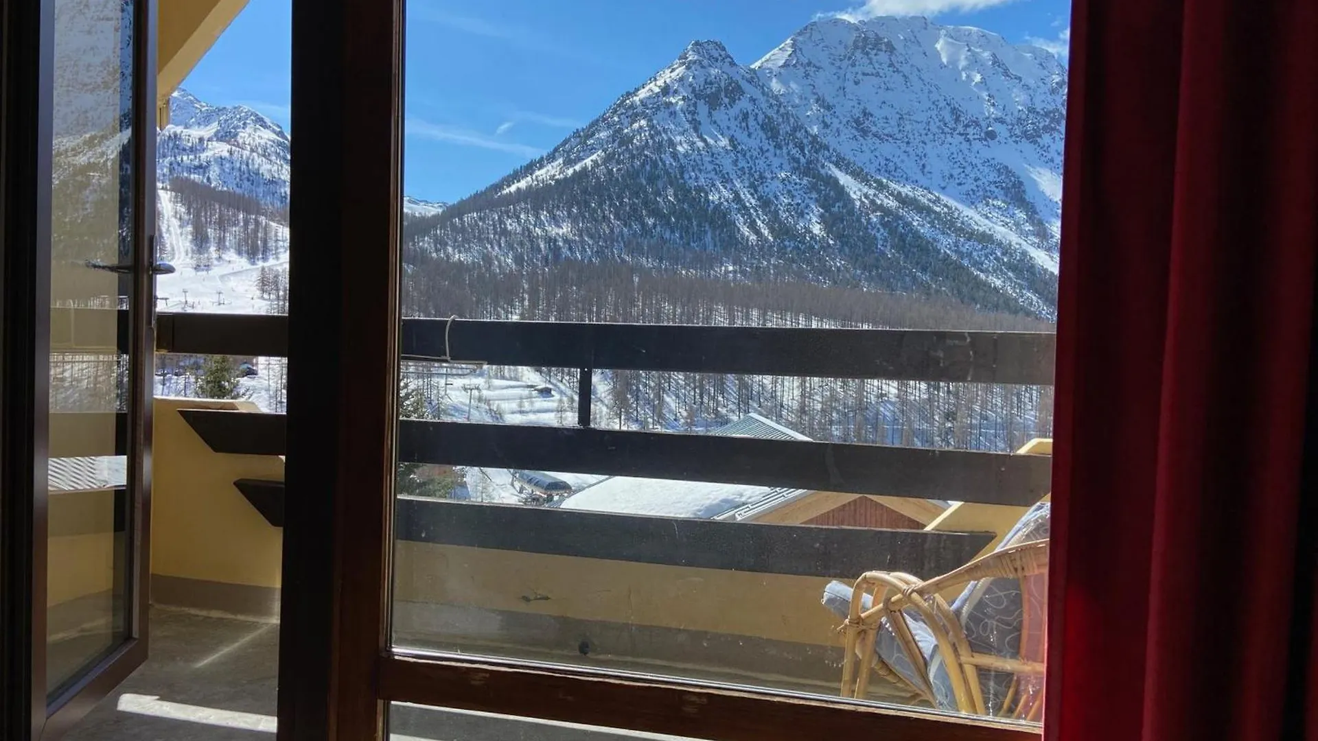 Studio Expose Sud Avec Balcon, A 200M Des Pistes Et Commerces, Animaux Acceptes - Fr-1-445-26 Montgenevre Apartment