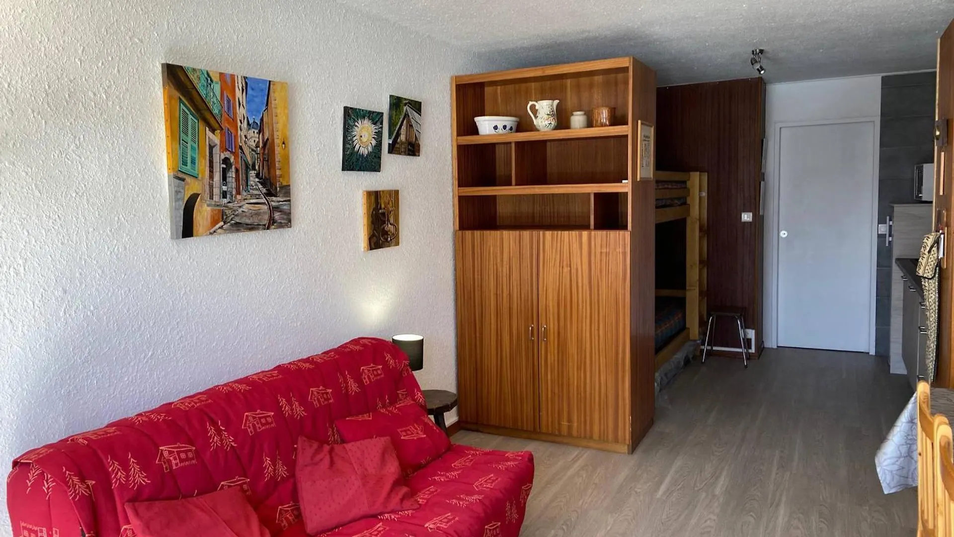Studio Expose Sud Avec Balcon, A 200M Des Pistes Et Commerces, Animaux Acceptes - Fr-1-445-26 Montgenevre