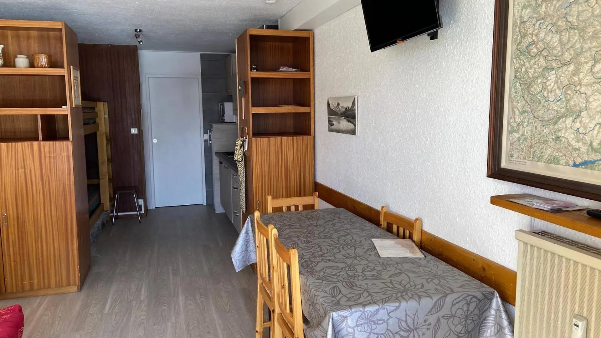 Studio Expose Sud Avec Balcon, A 200M Des Pistes Et Commerces, Animaux Acceptes - Fr-1-445-26 Montgenèvre 0*,  França