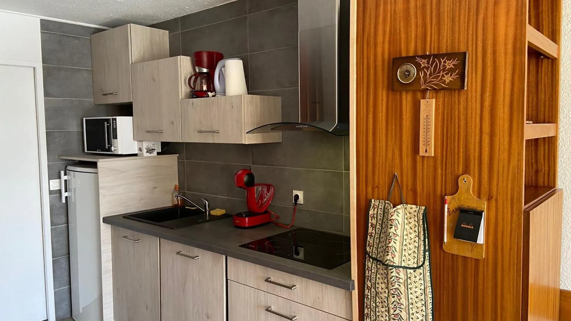 Apartment Studio Expose Sud Avec Balcon, A 200M Des Pistes Et Commerces, Animaux Acceptes - Fr-1-445-26 Montgenevre